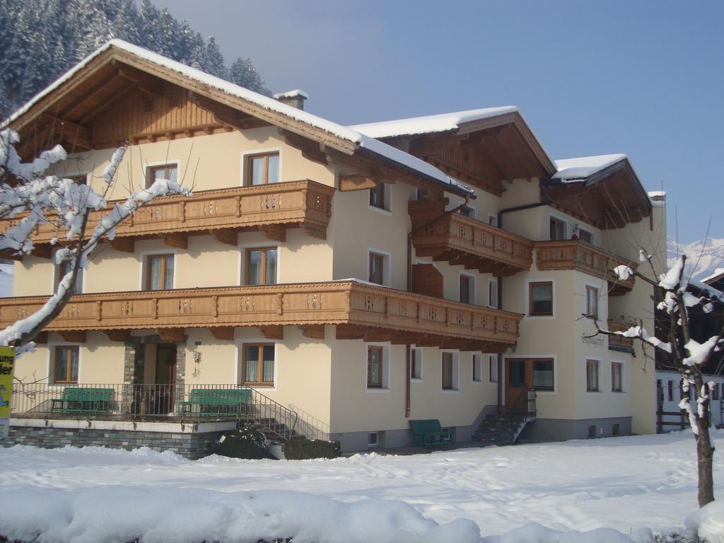 Gaestehaus Schwoagerhof Fuegen Exterior photo